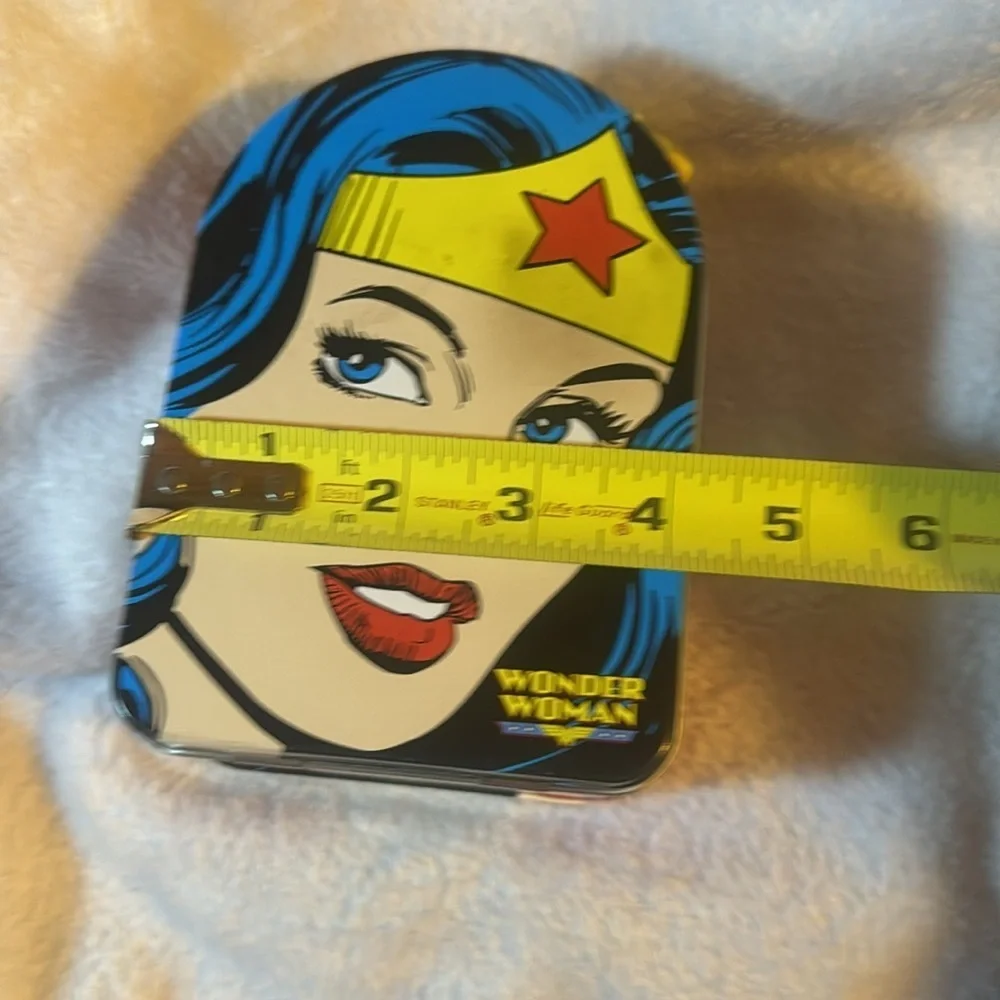 Wonder Woman Tin / new has handle and front opens see pics